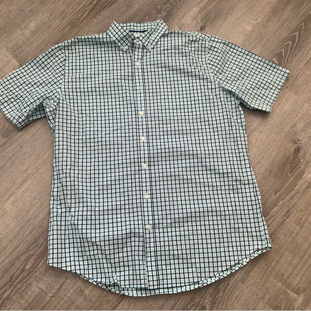 Croft & Barrow Blue and White Casual Button Down Shirt